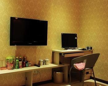 Lucky 5 Million Express Hotel Yuxi Куньмин Экстерьер фото