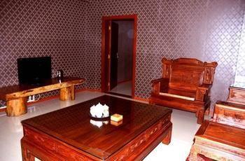 Lucky 5 Million Express Hotel Yuxi Куньмин Экстерьер фото