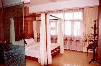 Lucky 5 Million Express Hotel Yuxi Куньмин Экстерьер фото