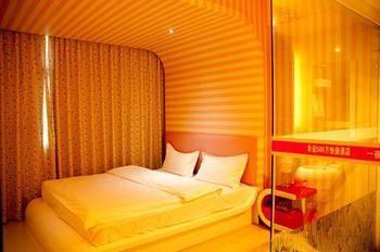 Lucky 5 Million Express Hotel Yuxi Куньмин Экстерьер фото